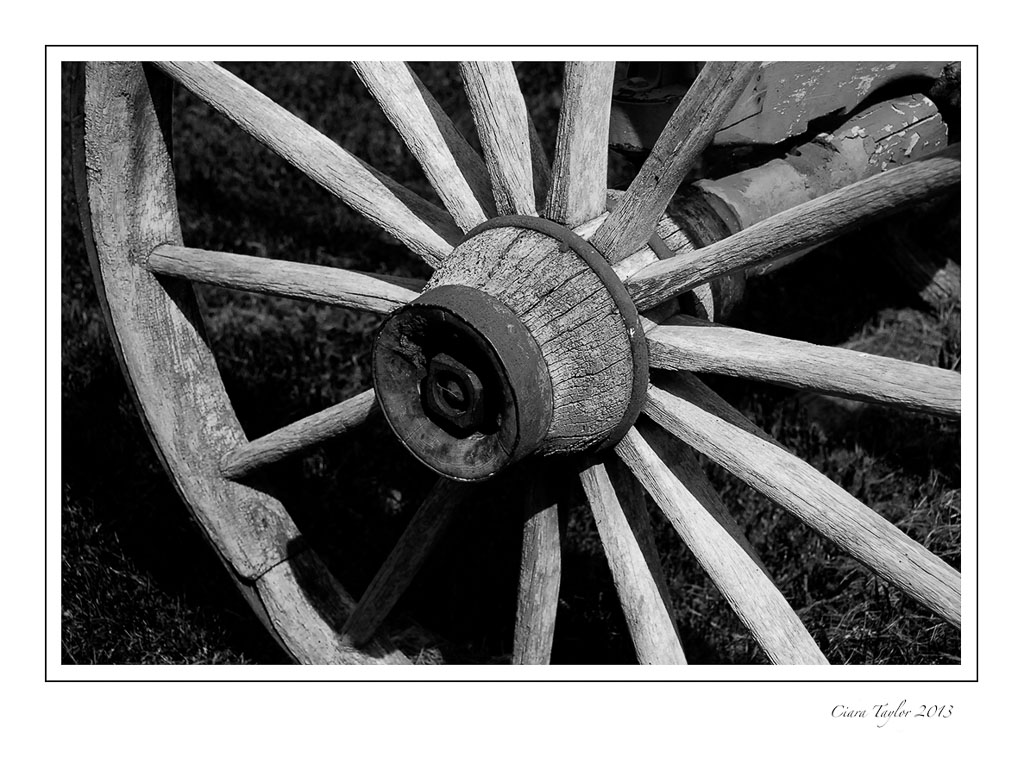 wagon-wheel-1-frm-bnw-copy.jpg
