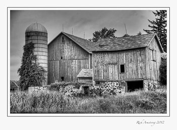 barn-3-b-n-w-frm.jpg