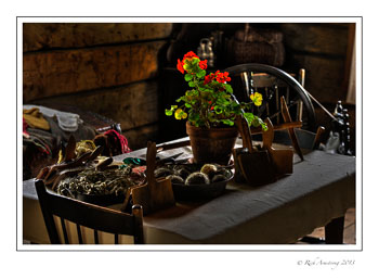table-w-flower-1-frm.jpg